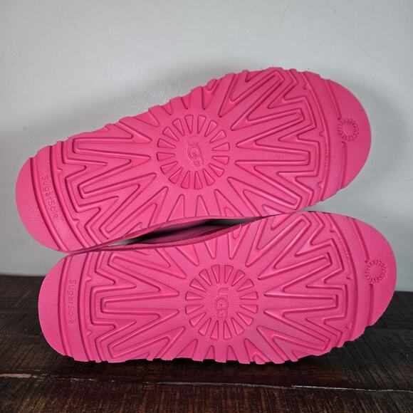 UGG Neumel Womens Size 6 Fuzzy Warm Chukka Boots Shoes Slippers Pink - Picture 9 of 11